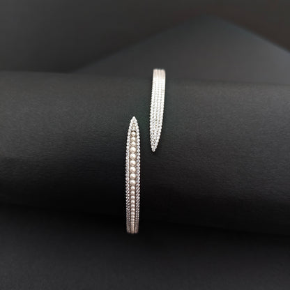 Aurora Pearl Line Bracelet